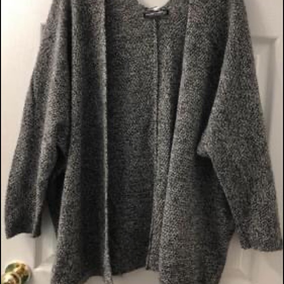 Brandy Melville Caroline cardigan - Picture 2 of 8